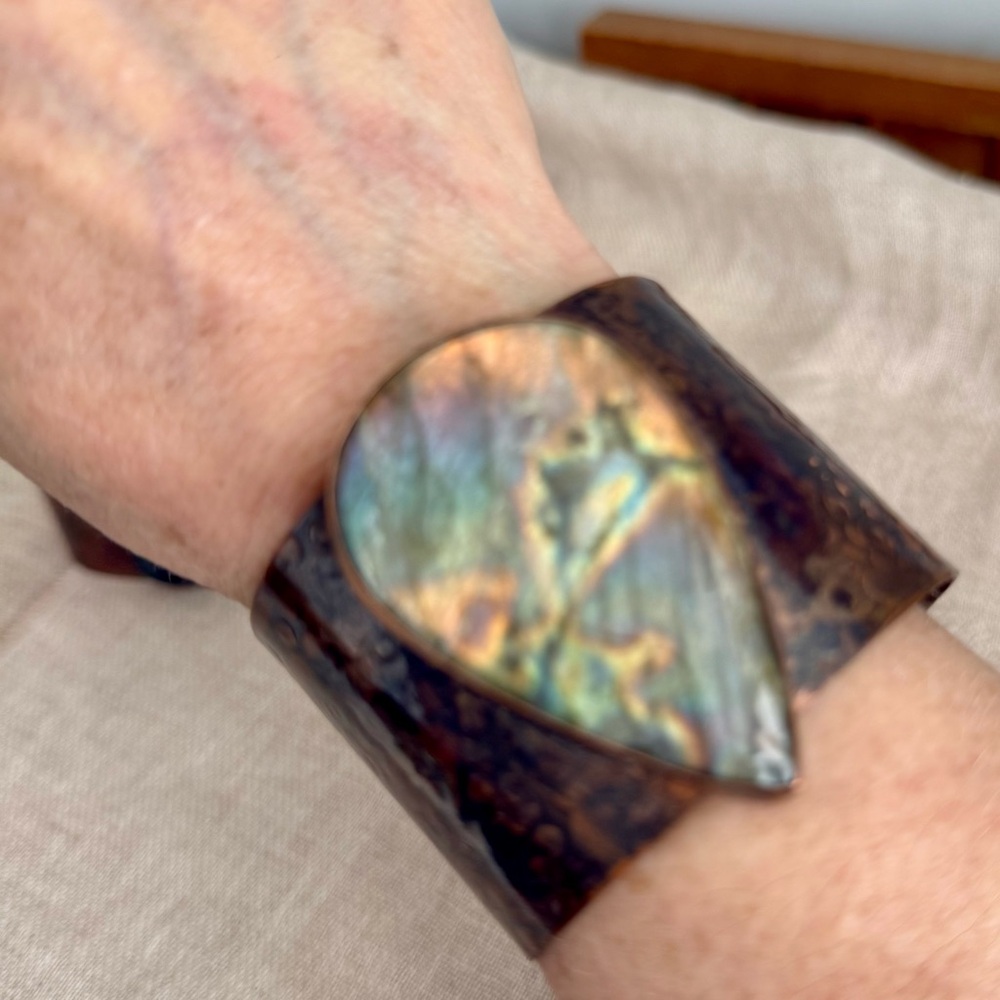 Labradorite and Copper Cuff Bracelet - Picture 4 of 9